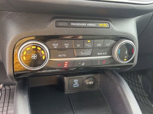 Used 2022 Ford Escape SE w/ Cold Weather Package image 29