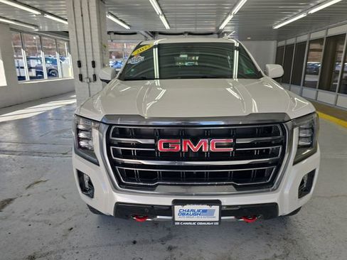Used 2022 GMC Yukon XL AT4 image 8
