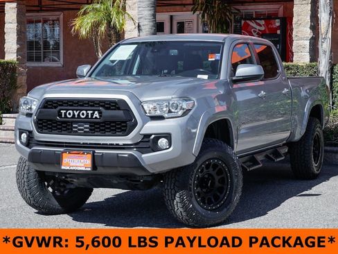 Used 2018 Toyota Tacoma SR5 image 4
