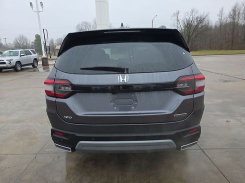 New 2025 Honda Pilot Touring image 4