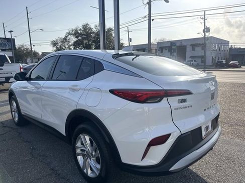 Used 2024 Buick Envista Preferred image 9