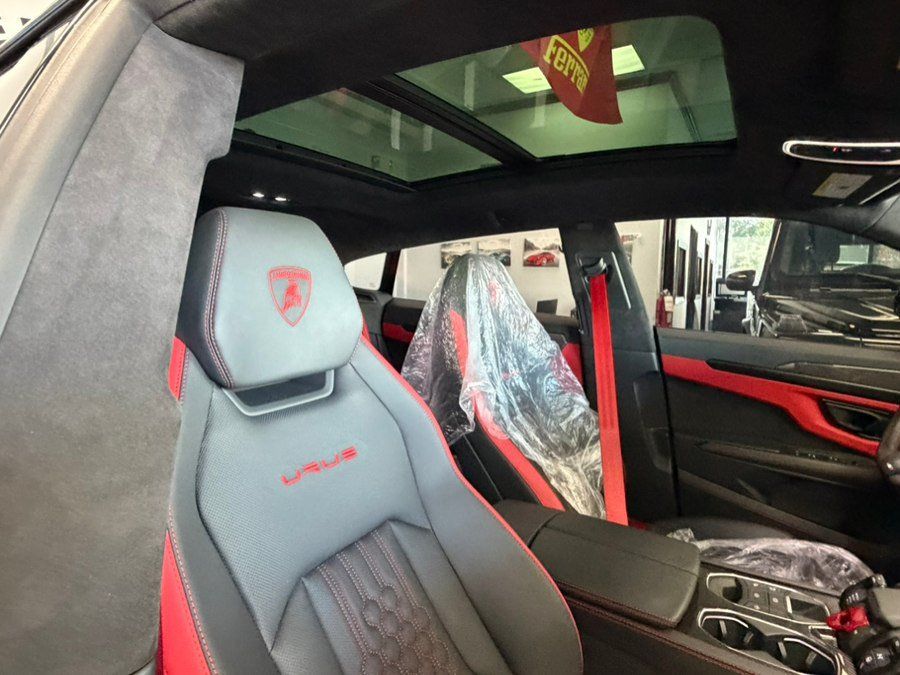 Used 2023 Lamborghini Urus S AWD/4WD image 50