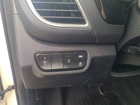 Used 2022 Kia Seltos SX w/ Sunroof Package AWD/4WD image 14