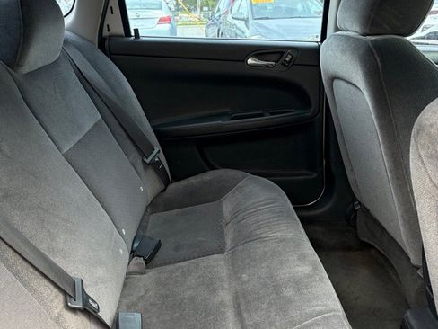 Used 2009 Chevrolet Impala LS FWD image 12