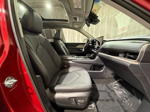 Certified 2026 Toyota Grand Highlander AWD image 24