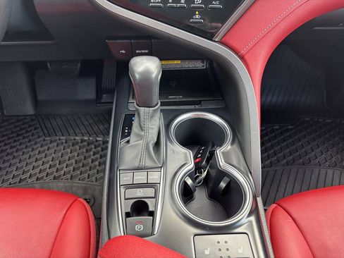 Used 2020 Toyota Camry XSE FWD image 19
