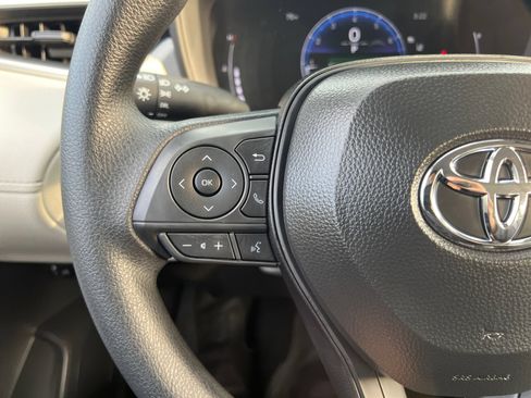 Used 2026 Toyota Corolla Cross L FWD image 19