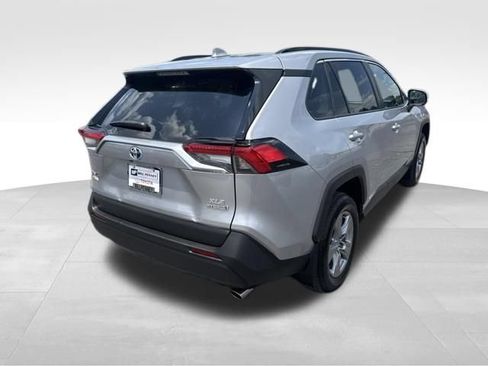 Used 2024 Toyota RAV4 XLE AWD/4WD image 5