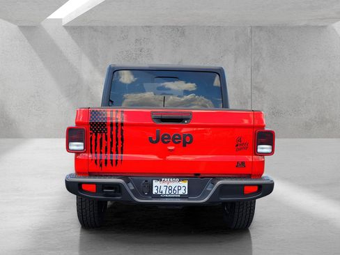 Used 2022 Jeep Gladiator Willys image 5