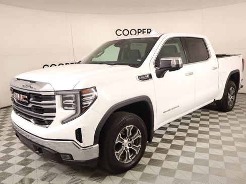 Used 2025 GMC Sierra 1500 SLT image 10