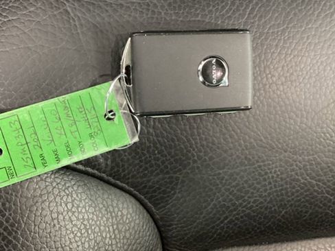 Used 2021 Volvo XC60 T8 Inscription Expression w/ Advanced Package image 35