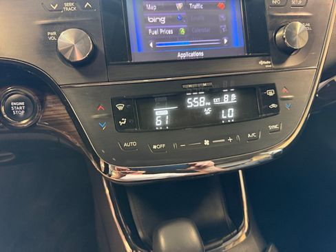 Used 2013 Toyota Avalon XLE Touring FWD image 22