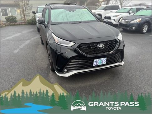 Used 2021 Toyota Highlander XSE image 1