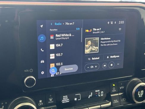Used 2024 Toyota Highlander XLE FWD image 29