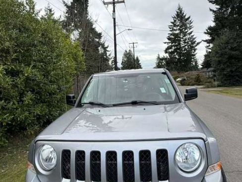 Used 2017 Jeep Patriot Sport FWD image 17
