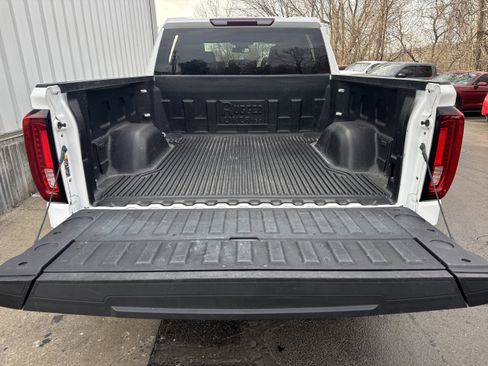 Used 2025 GMC Sierra 1500 SLT image 11