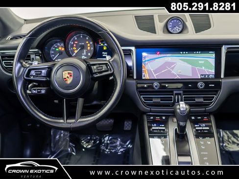 Used 2023 Porsche Macan Turbo image 33