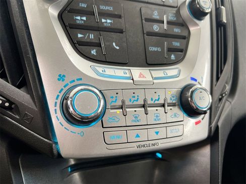 Used 2015 Chevrolet Equinox LT image 15