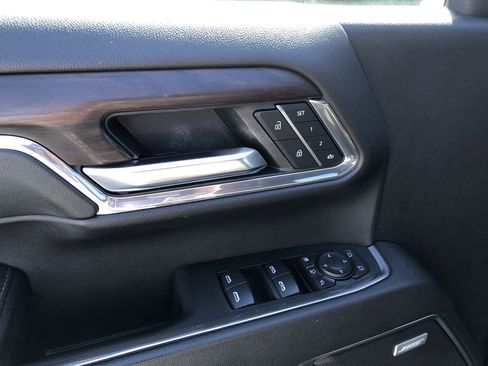 Used 2024 GMC Sierra 2500 SLT w/ SLT Convenience Package image 12