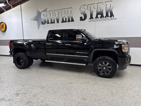 Used 2018 GMC Sierra 3500 Denali w/ Duramax Plus Package image 46