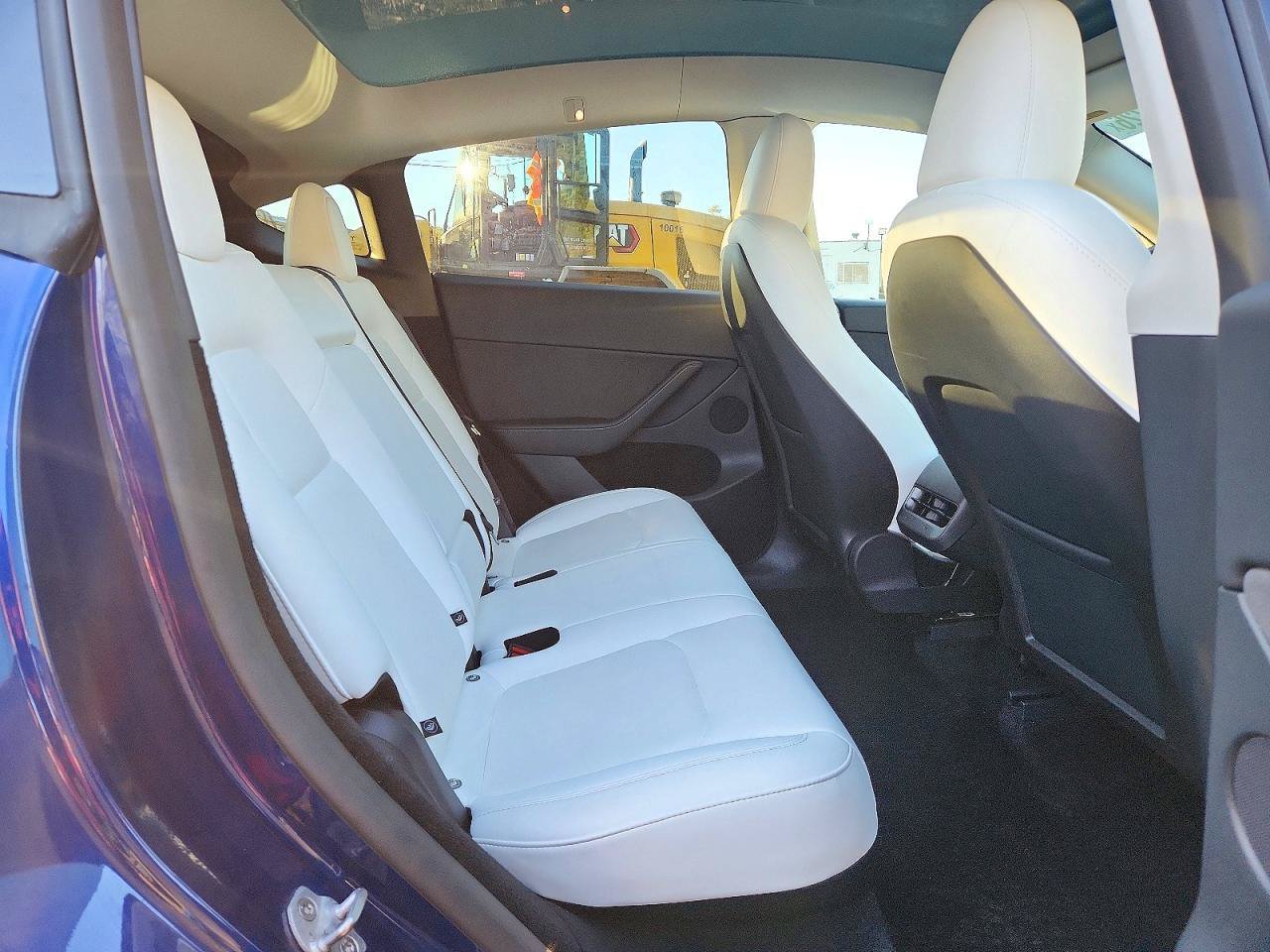 Used 2025 Tesla Model Y Long Range RWD image 6