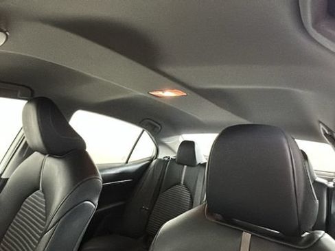 Used 2023 Toyota Camry SE FWD image 12