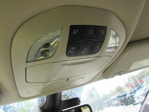 Used 2023 Chrysler Pacifica Touring-L FWD image 29