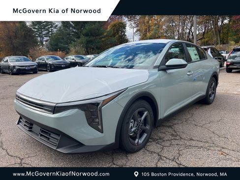 New 2025 Kia K4 LXS image 1
