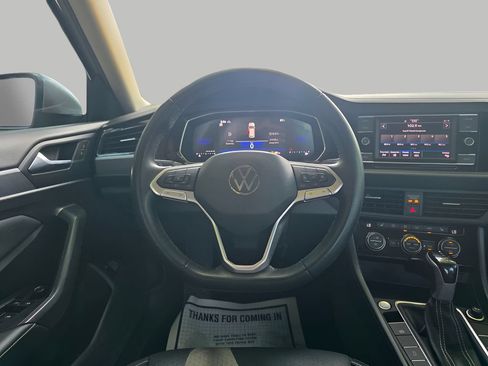 Used 2024 Volkswagen Jetta SE FWD image 15