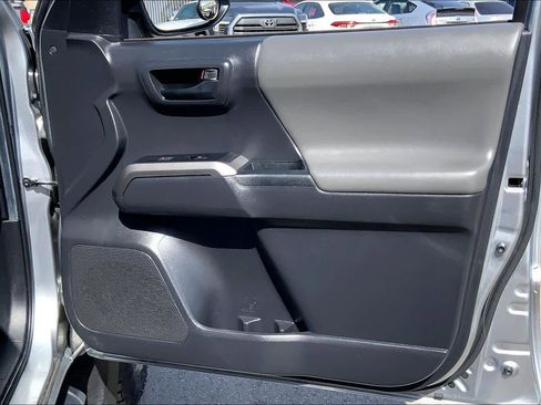 Used 2022 Toyota Tacoma SR5 image 22