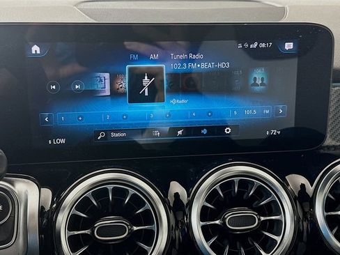 Used 2022 Mercedes-Benz GLB 250 image 15