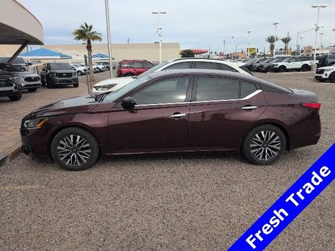 Used 2024 Nissan Altima 2.5 SV image 4
