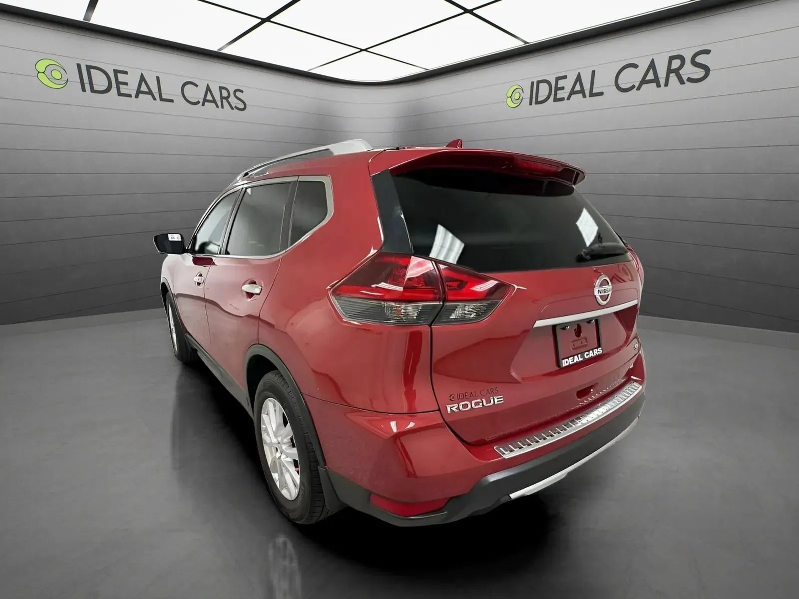 Used 2018 Nissan Rogue SV w/ Premium Package FWD image 7