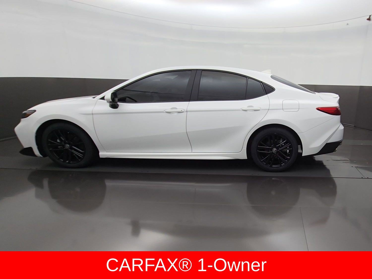 Certified 2025 Toyota Camry SE FWD image 5