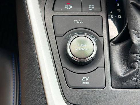 Used 2024 Toyota RAV4 XSE AWD/4WD image 29