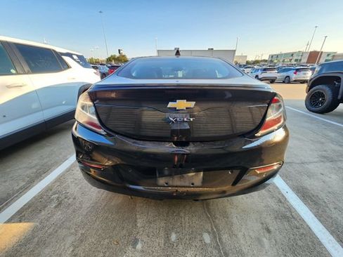 Used 2018 Chevrolet Volt Premier w/ Driver Confidence Package FWD image 5