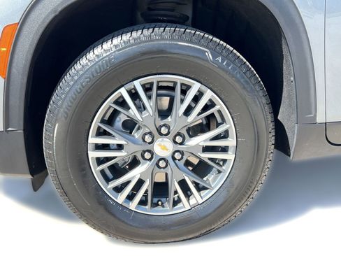 Certified 2024 Chevrolet Traverse LS image 11