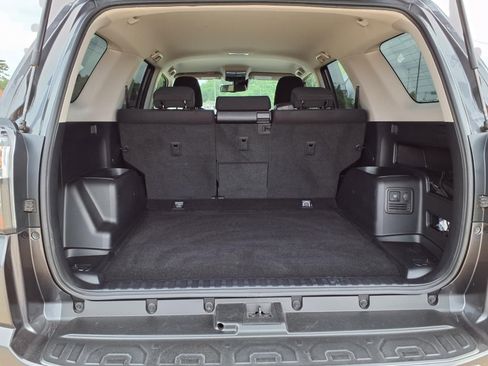 Certified 2022 Toyota 4Runner TRD Off-Road AWD/4WD image 8