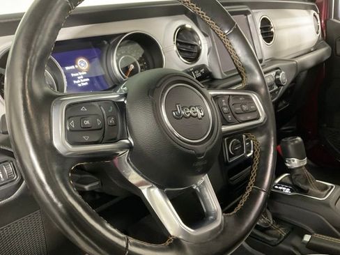 Used 2021 Jeep Gladiator Overland image 17