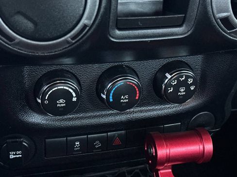 Used 2017 Jeep Wrangler Sport w/ Quick Order Package 24S AWD/4WD image 16
