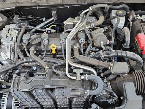 Used 2024 Nissan Altima 2.5 SV FWD image 13