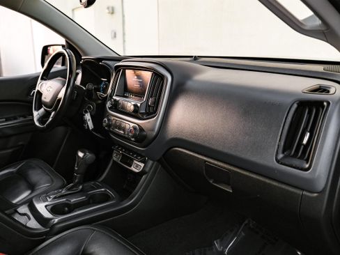 Used 2021 Chevrolet Colorado Z71 w/ Z71 Midnight Edition image 11