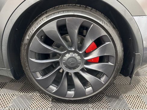 Used 2023 Tesla Model Y Long Range image 31