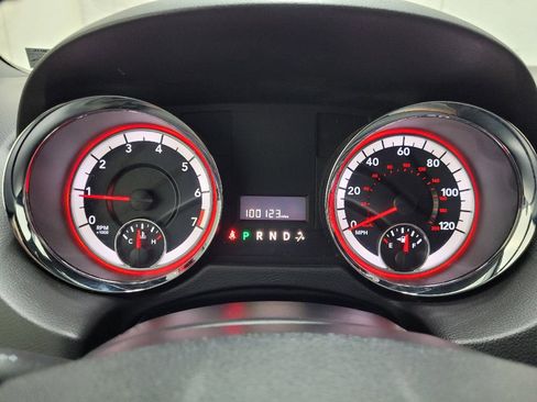 Used 2016 Dodge Grand Caravan SXT FWD image 23