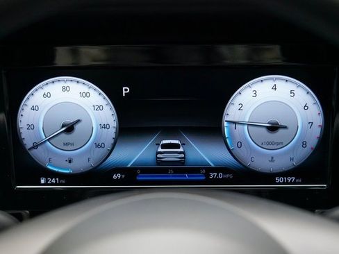 Used 2022 Hyundai Elantra SEL w/ Convenience + Premium Package image 33