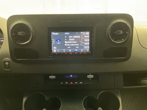 Used 2022 Mercedes-Benz Sprinter 144 Cargo image 12