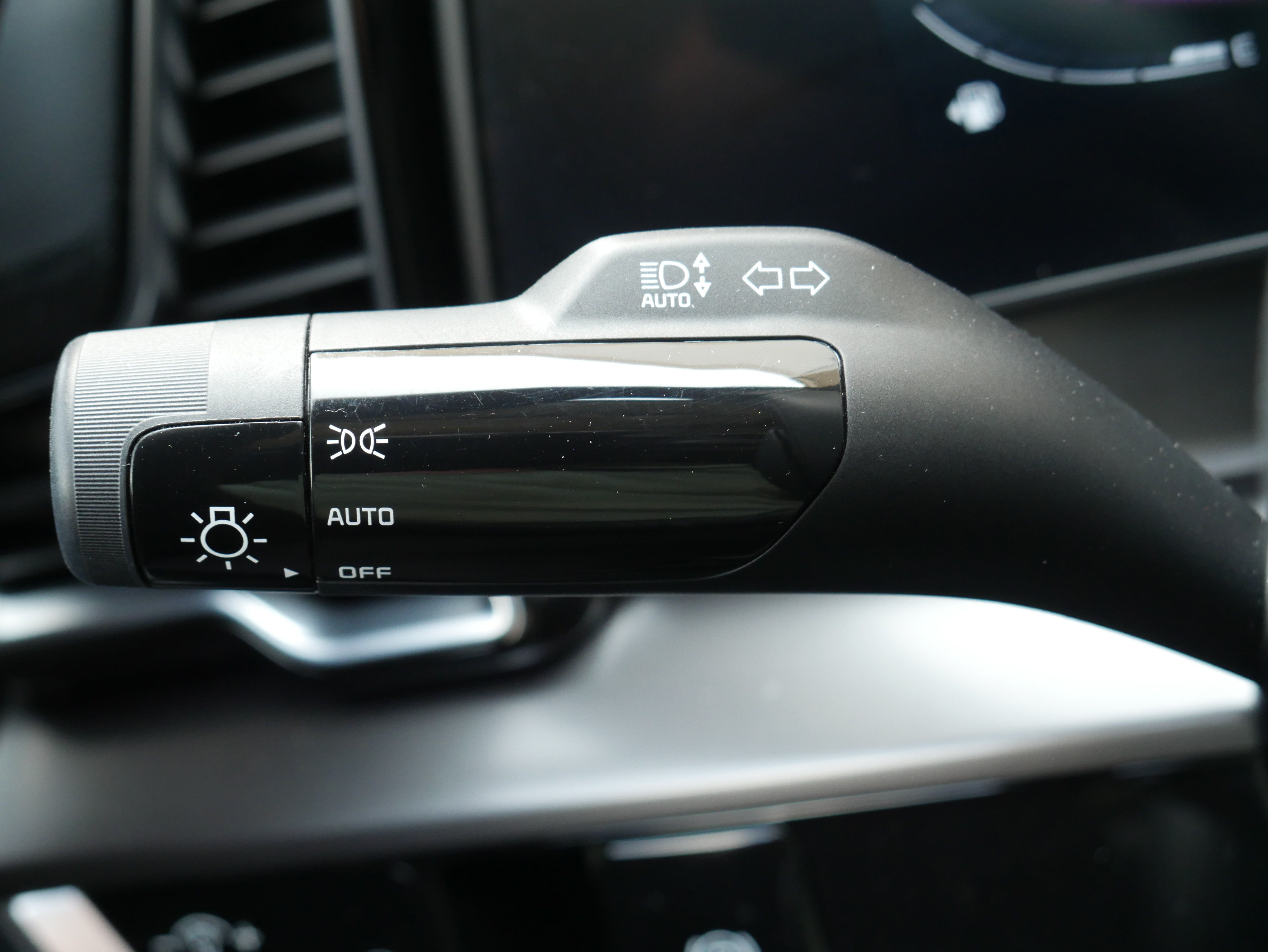 Used 2025 Kia Sportage EX AWD/4WD image 27