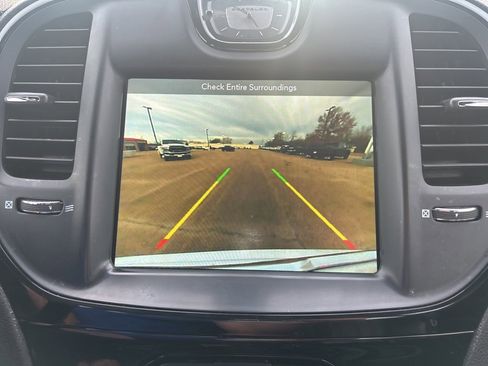 Used 2019 Chrysler 300 S image 12