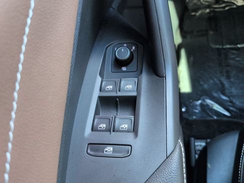 Used 2025 Volkswagen Jetta SEL FWD image 23