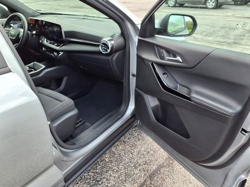 Used 2025 Chevrolet Equinox LT FWD image 68